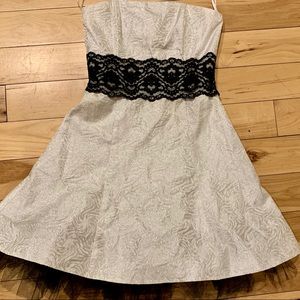 Jessica McClintock for Gunne Sax Modern Size 7